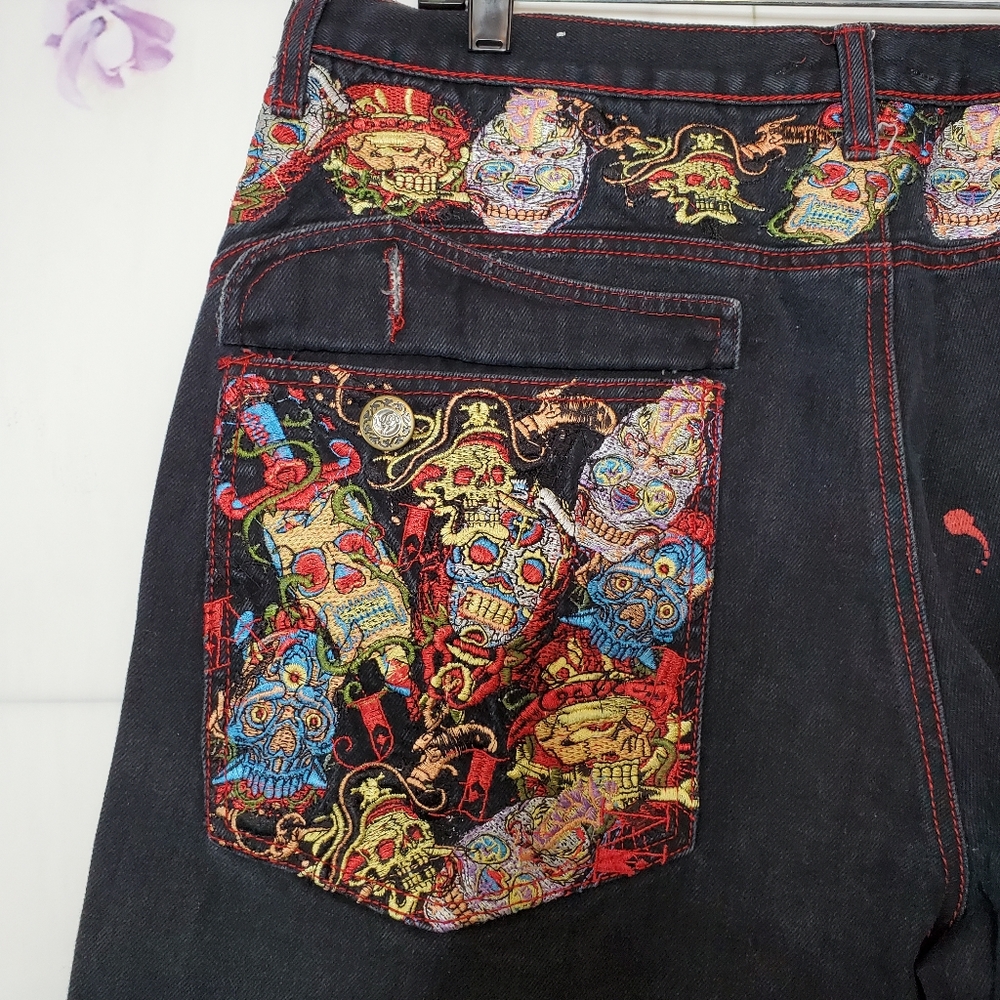 *SOLD* KANJI Paint & Embroidered Skull Jean Shorts - Picture 9 of 11